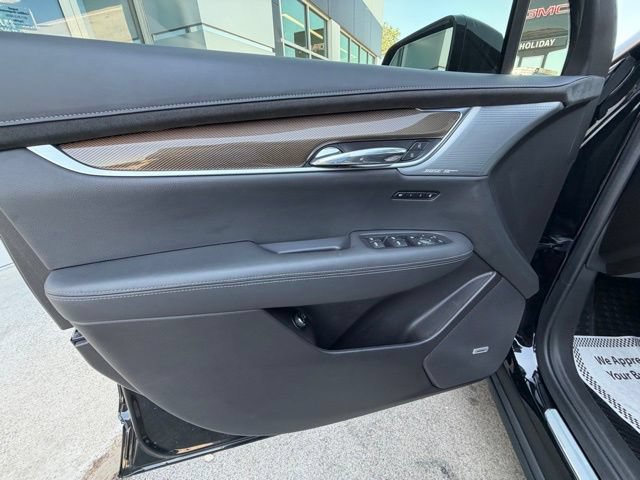 Used 2022 Cadillac XT6 Sport w/ Platinum Package AWD/4WD image 18