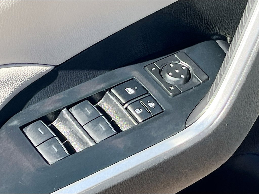 Used 2025 Toyota RAV4 XLE w/ Convenience Package AWD/4WD image 18