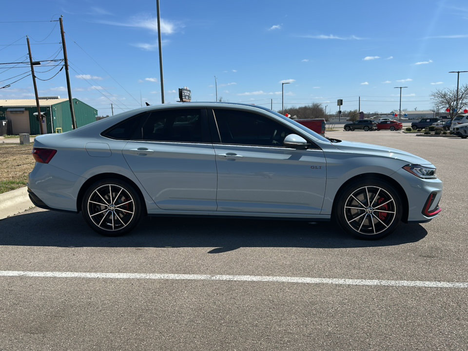 Used 2025 Volkswagen Jetta GLI Autobahn image 9