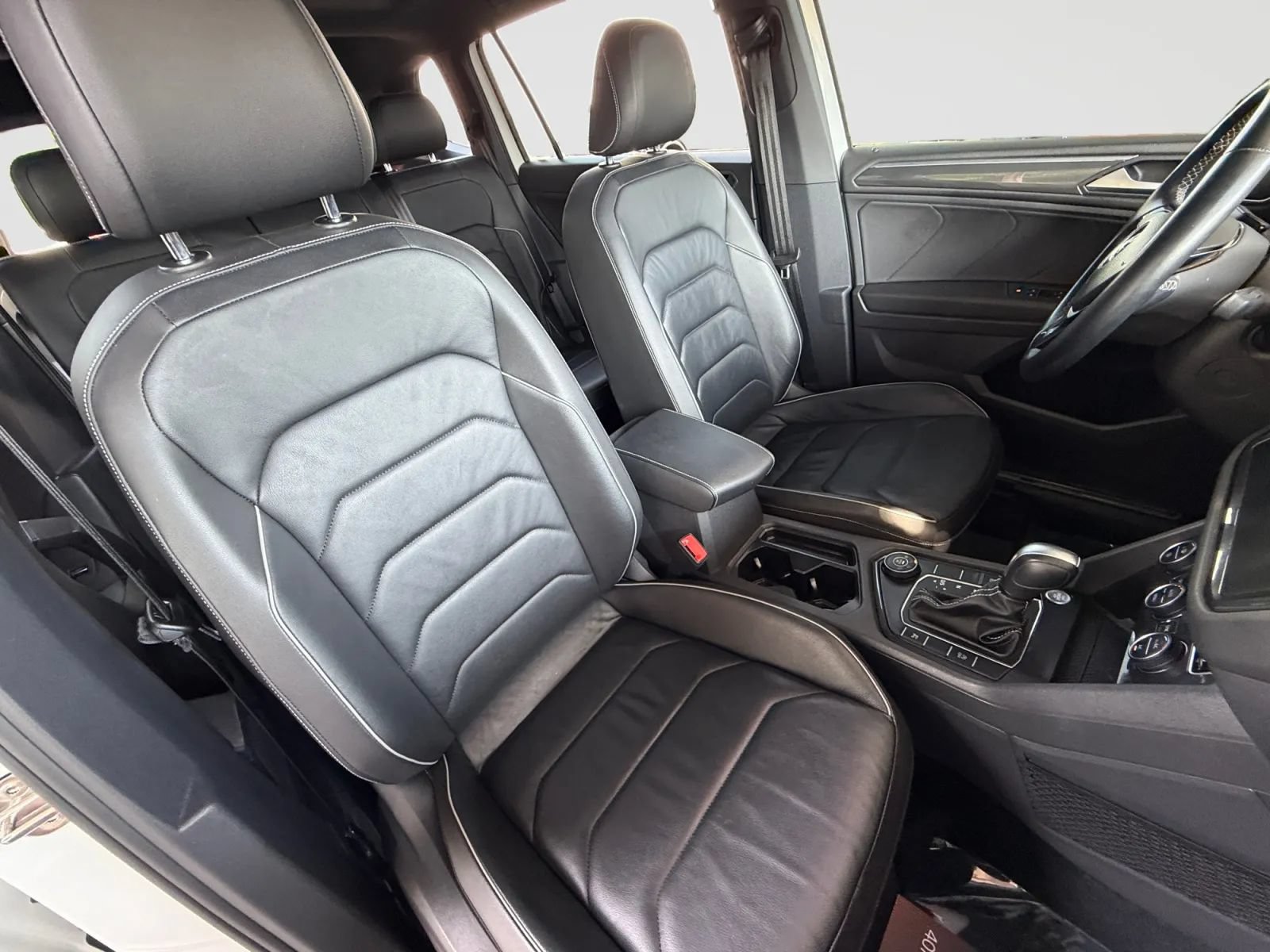 Used 2021 Volkswagen Tiguan SEL Premium R-Line AWD/4WD image 19