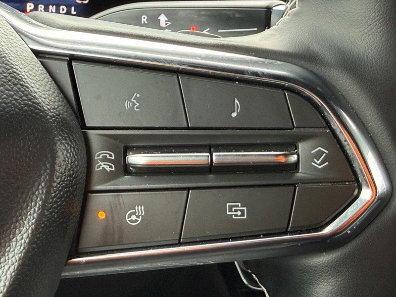 Used 2025 Chevrolet Traverse LT image 16