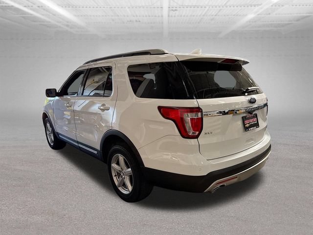 Used 2016 Ford Explorer XLT w/ Equipment Group 202A AWD/4WD image 6