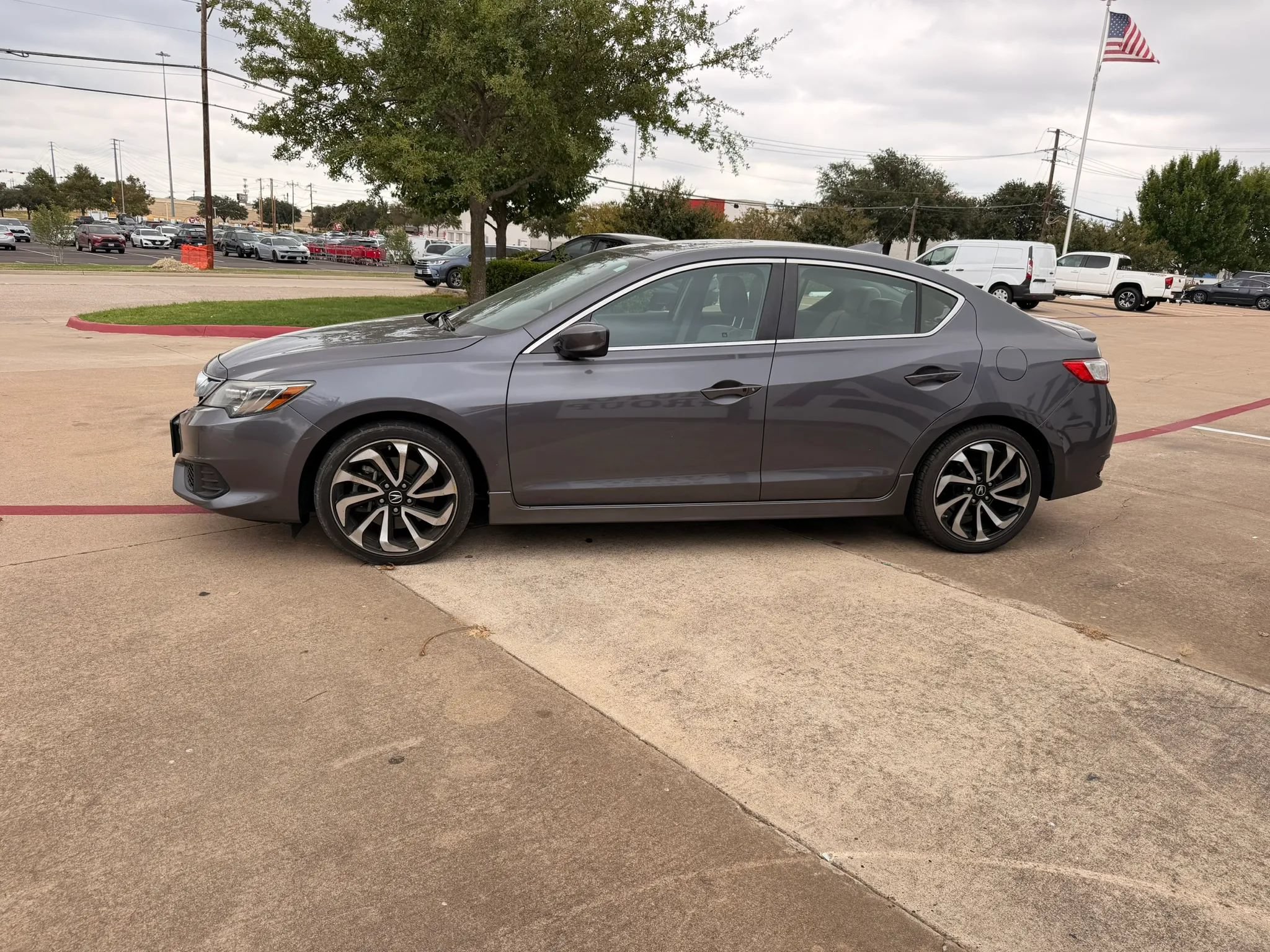 Used 2018 Acura ILX w/ Special Edition Package FWD image 2
