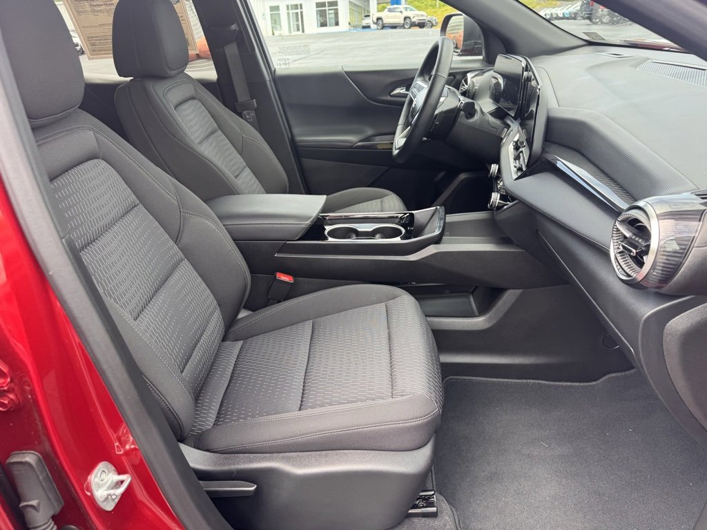 Used 2025 Chevrolet Equinox LT image 25