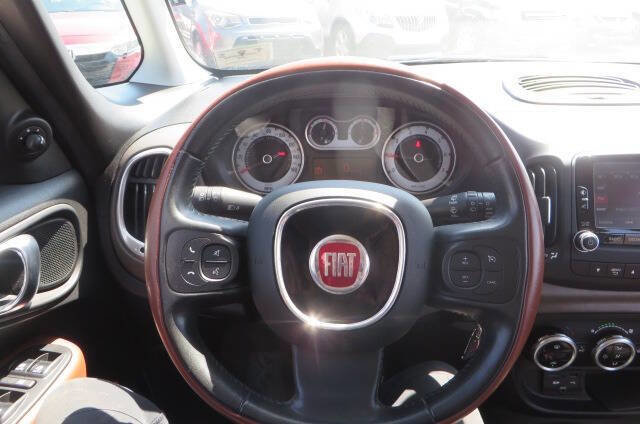 Used 2014 FIAT 500L Trekking w/ Popular Equipment Group FWD image 16