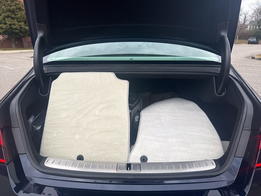 Used 2025 Genesis G90 3.5T image 31