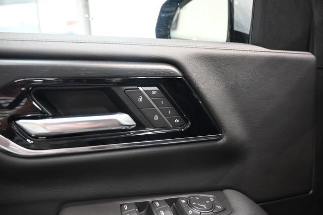 New 2026 GMC Yukon Denali w/ Denali Reserve Package AWD/4WD image 32