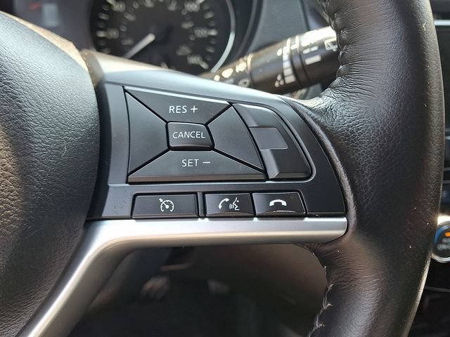 Used 2017 Nissan Rogue SV AWD/4WD image 22