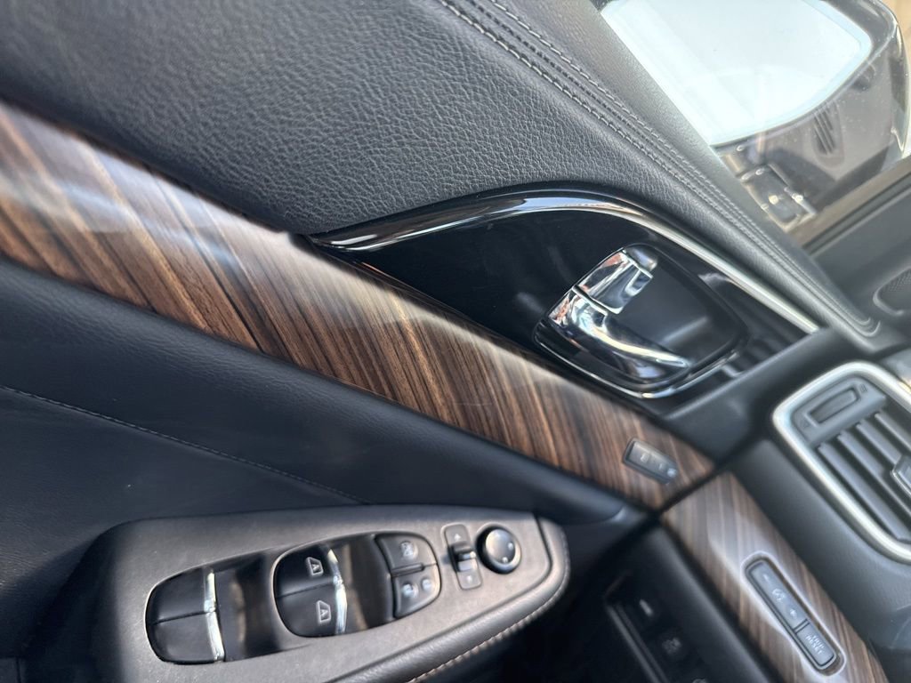 Used 2016 Nissan Maxima Platinum FWD image 11
