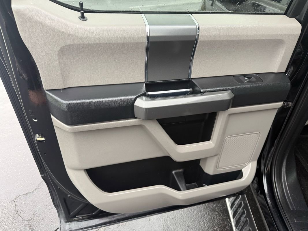 Used 2016 Ford F150 XLT w/ Equipment Group 302A Luxury image 12