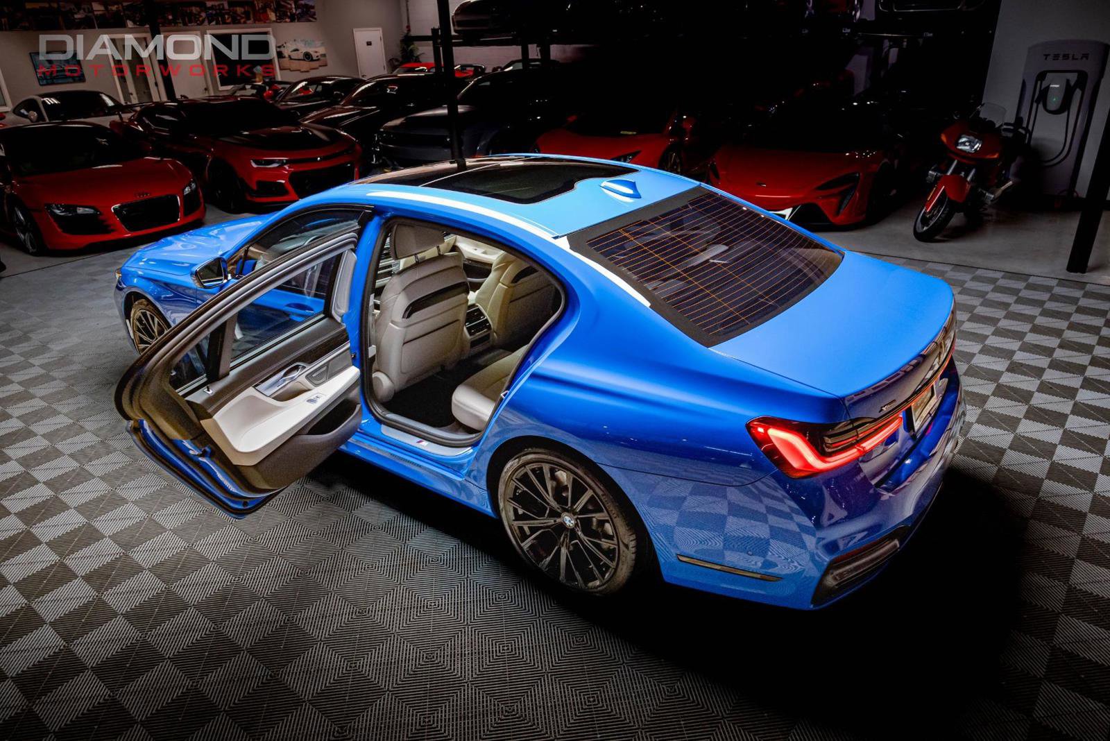 Used 2021 BMW 750i xDrive w/ Executive Package image 54