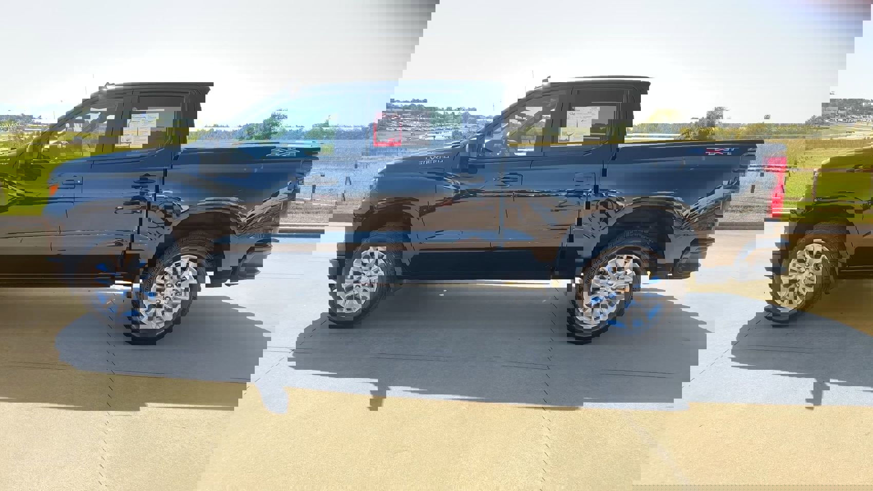 Used 2025 Chevrolet Silverado 1500 Custom image 6