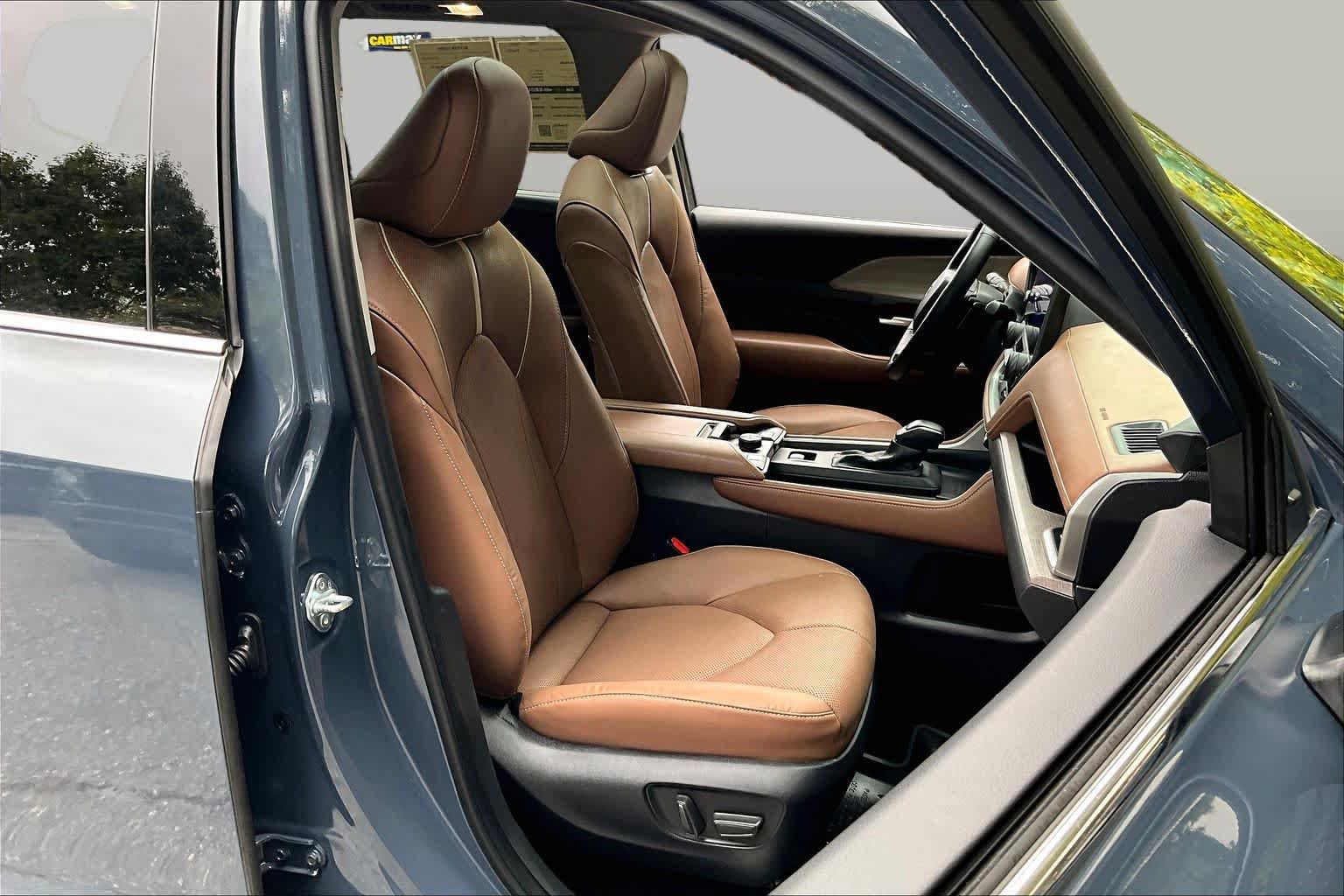 Certified 2025 Toyota Grand Highlander AWD image 8