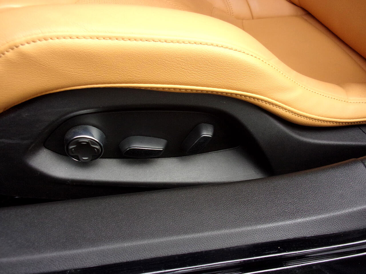 Used 2020 Chevrolet Corvette Stingray Preferred Cpe w/ 2LT Preferred Equipment Group image 14