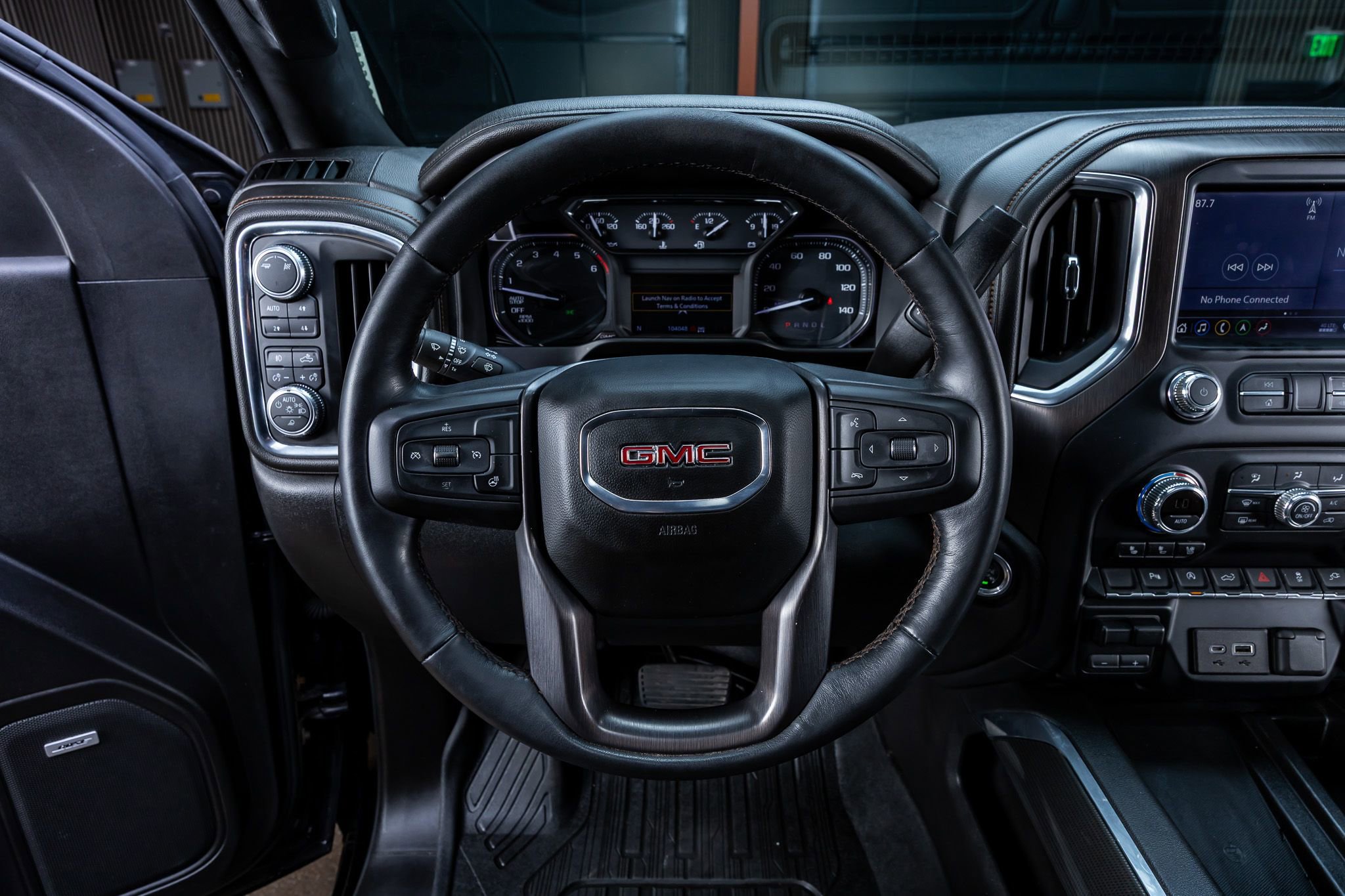 Used 2019 GMC Sierra 1500 AT4 w/ AT4 Premium Package AWD/4WD image 17