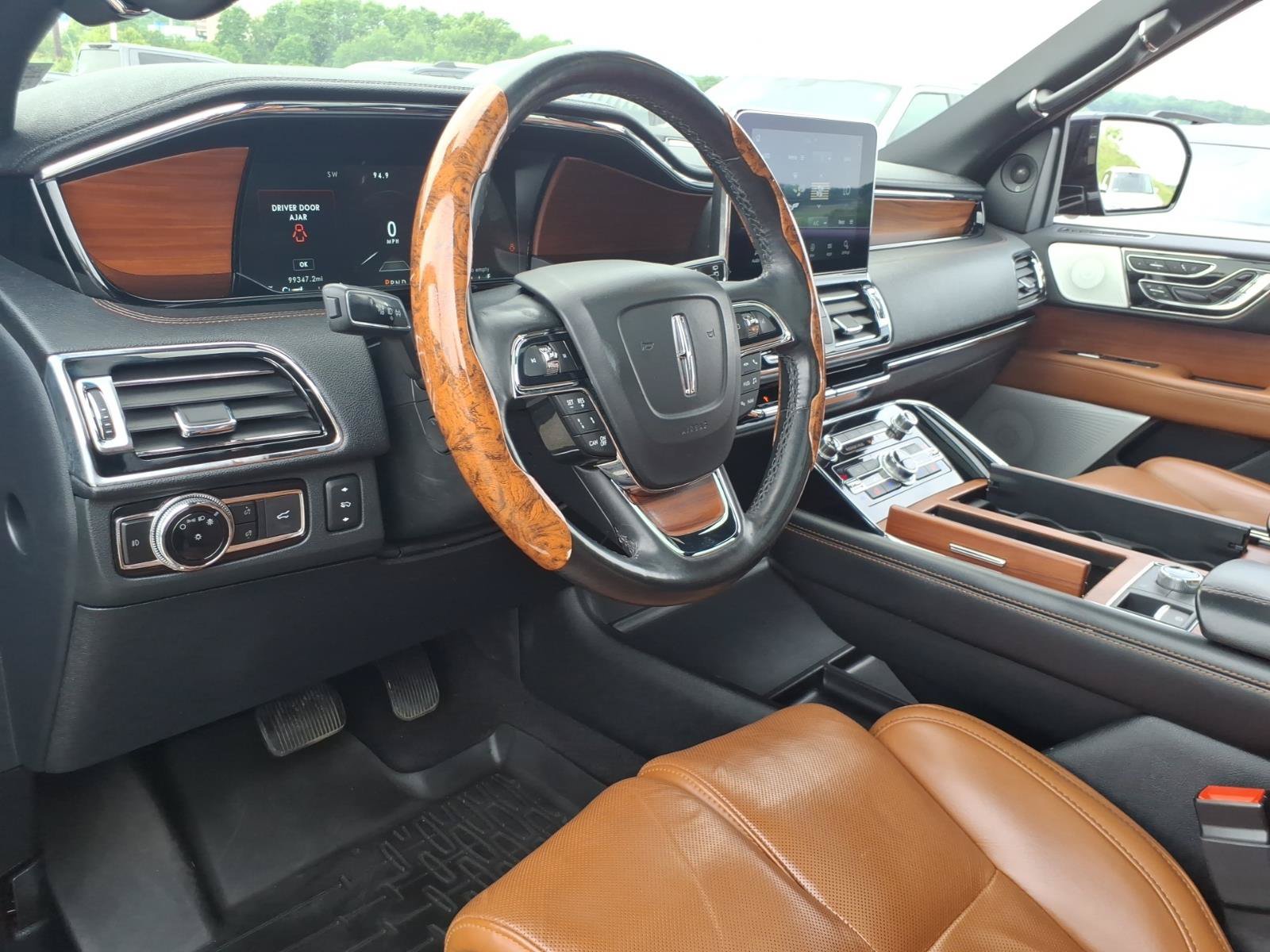 Used 2020 Lincoln Navigator Reserve w/ Luxury Package AWD/4WD image 7