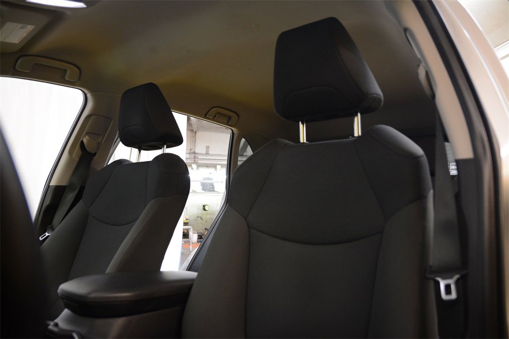 Used 2022 Toyota RAV4 LE image 26