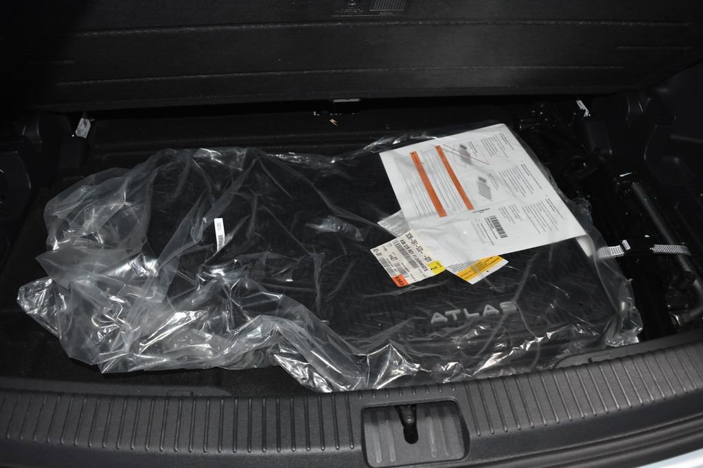 Certified 2025 Volkswagen Atlas Peak Edition SE image 24