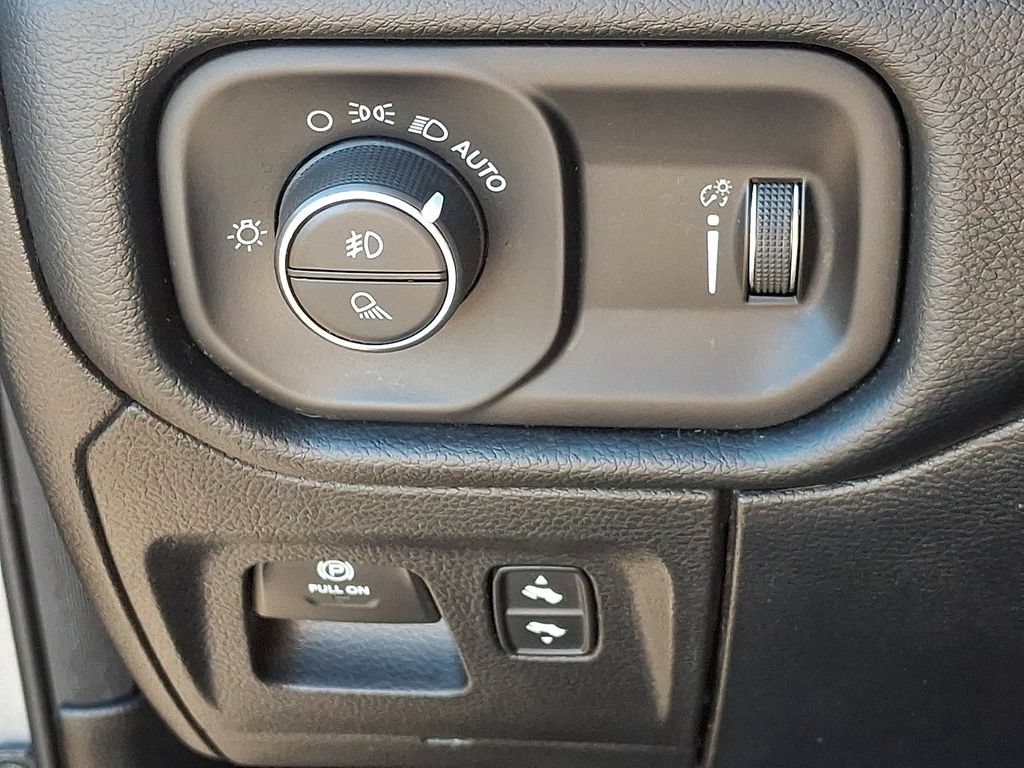 Used 2020 RAM 1500 Big Horn AWD/4WD image 27