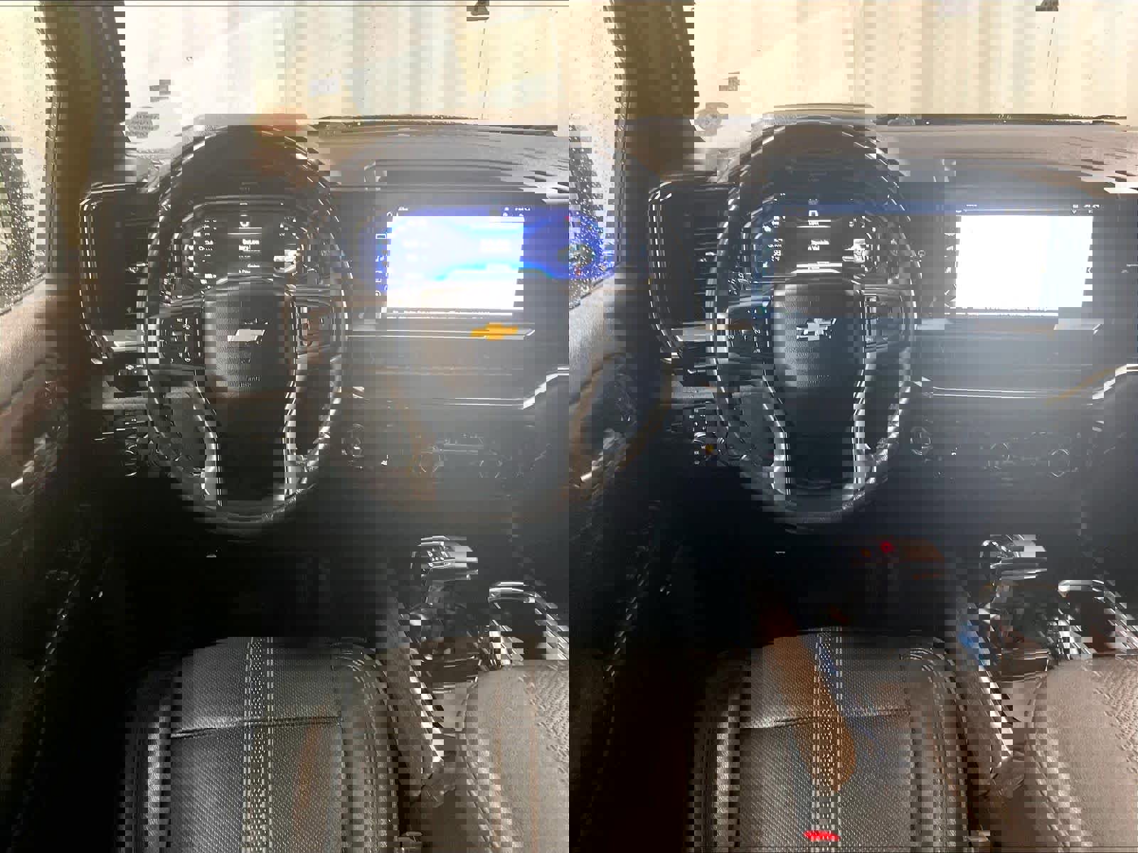 Used 2023 Chevrolet Silverado 1500 High Country w/ Technology Package image 17