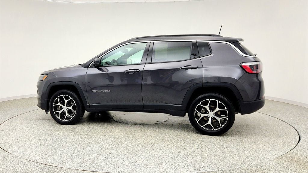 Used 2024 Jeep Compass Limited AWD/4WD image 8