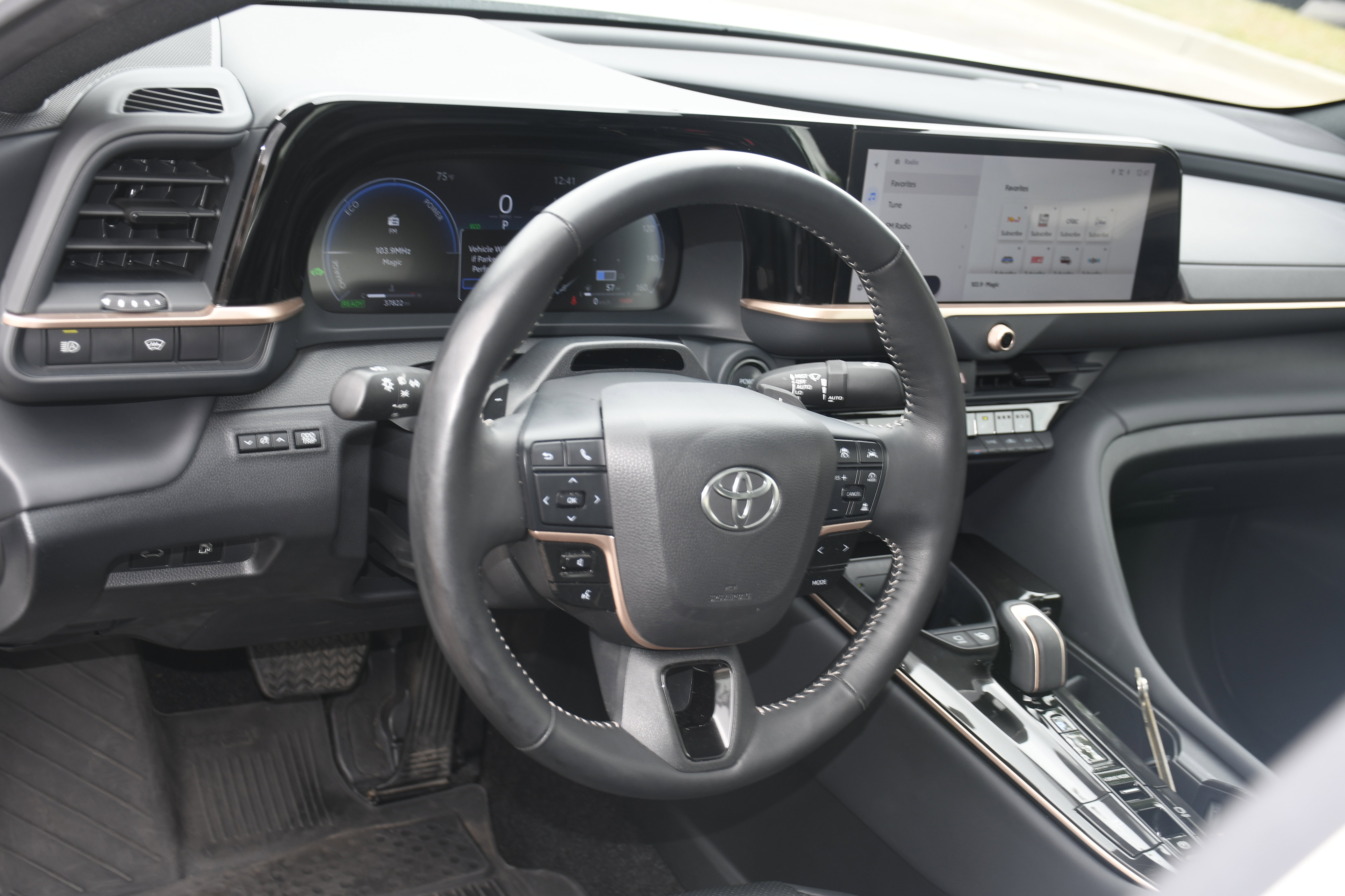 Used 2024 Toyota Crown Platinum AWD/4WD image 9