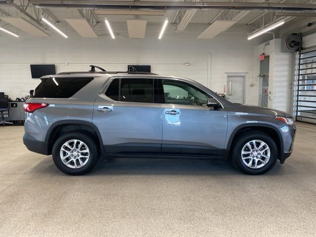 Used 2020 Chevrolet Traverse LT w/ Driver Confidence II Package image 4