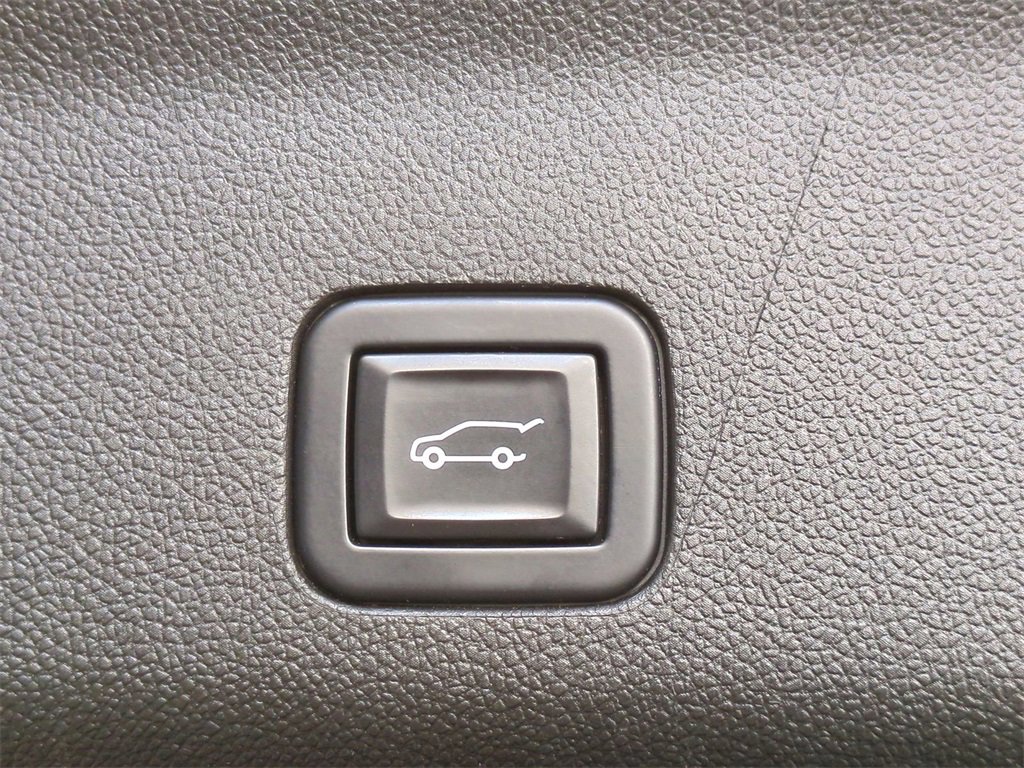 Used 2022 Cadillac Escalade ESV Sport Platinum image 14