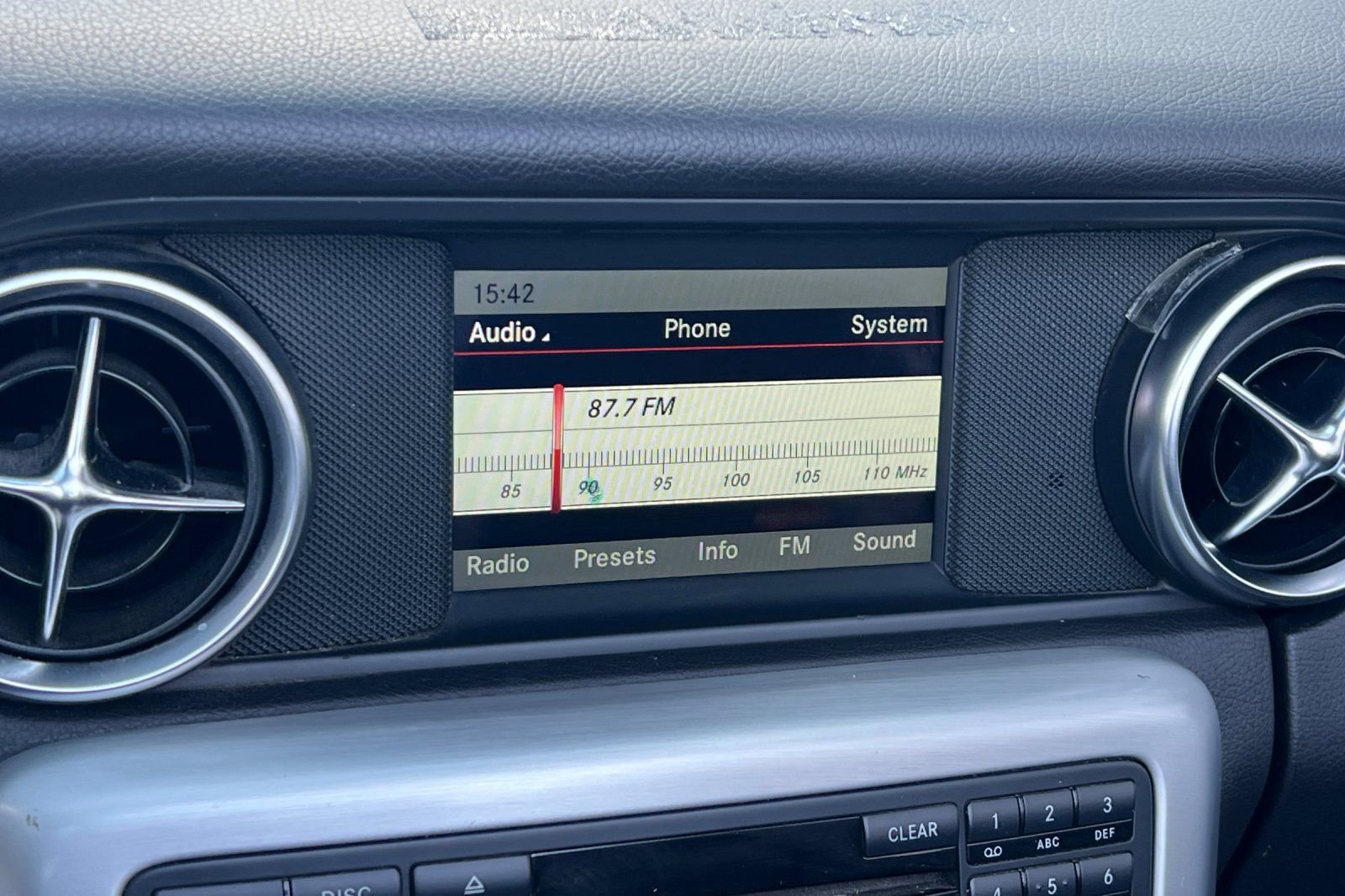 Used 2015 Mercedes-Benz SLK 250 image 16