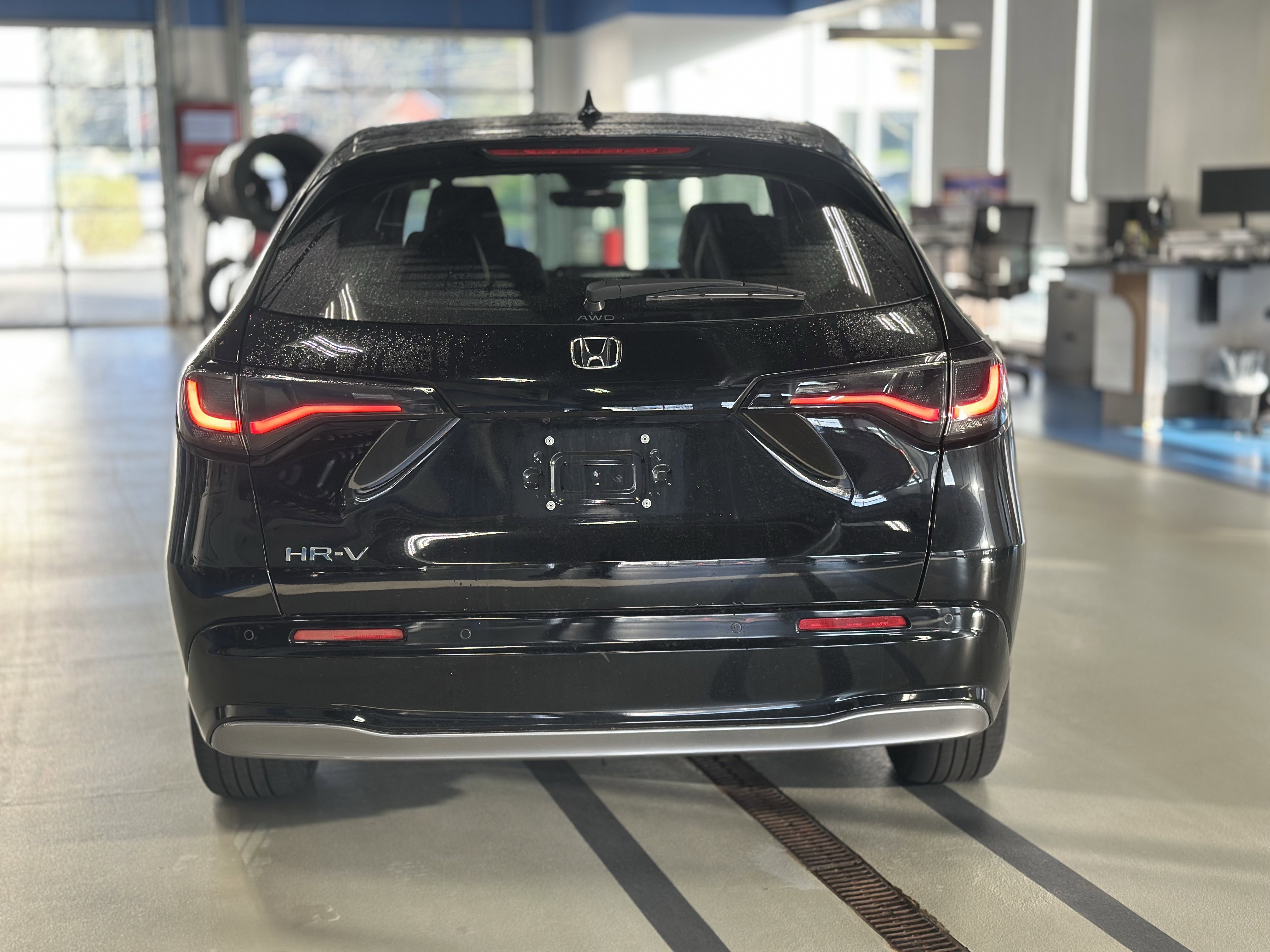 Used 2024 Honda HR-V EX-L image 6