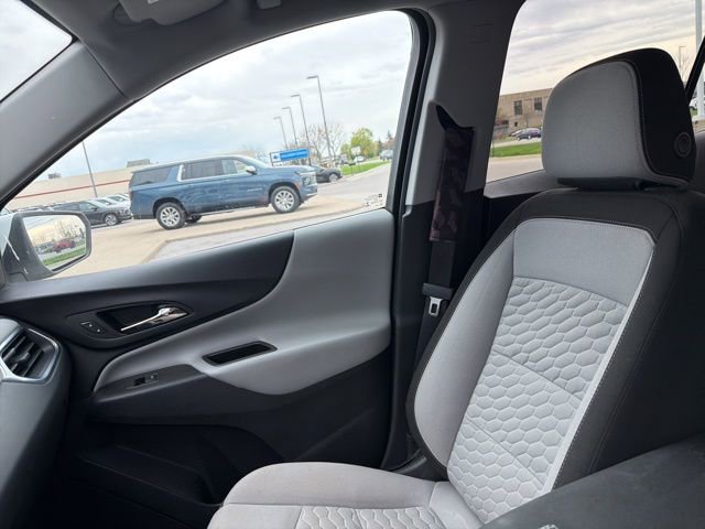 Used 2020 Chevrolet Equinox LT w/ Driver Convenience Package AWD/4WD image 11