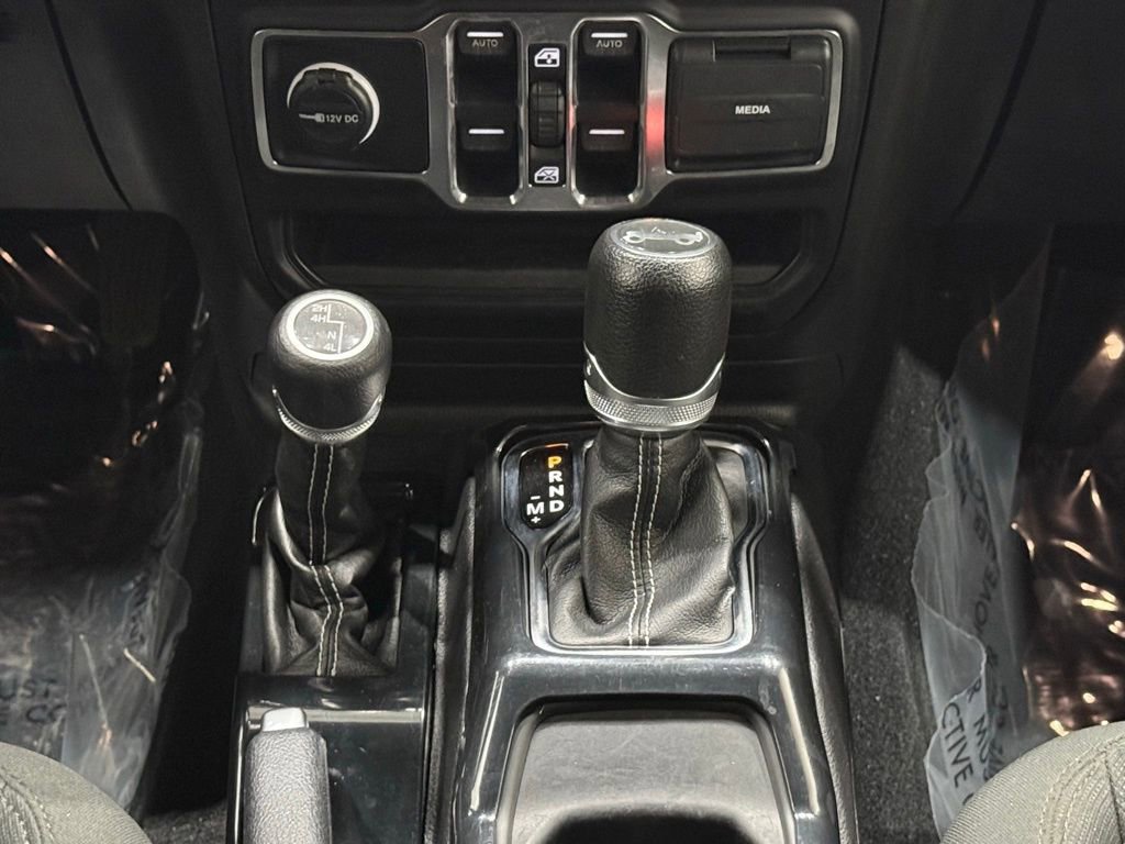 Used 2019 Jeep Wrangler Unlimited Sahara image 36