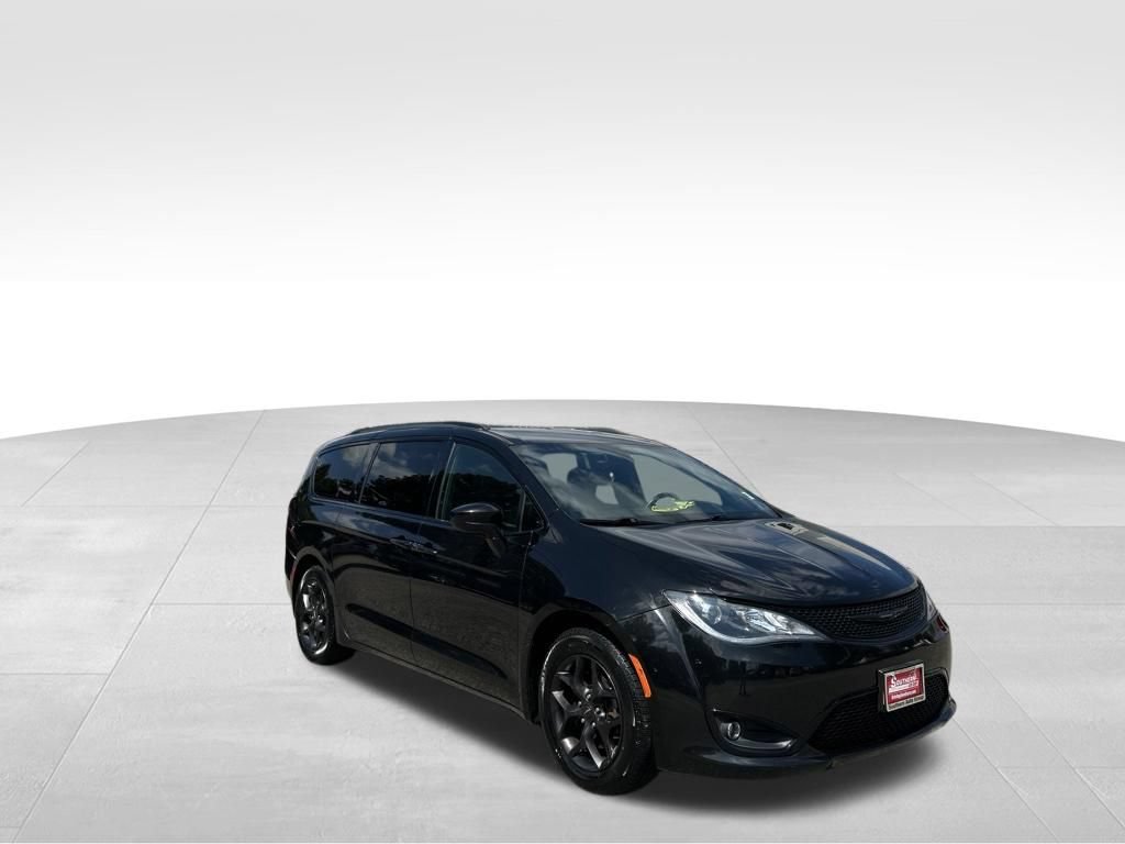 Used 2018 Chrysler Pacifica Touring-L Plus w/ S Appearance Package FWD image 8
