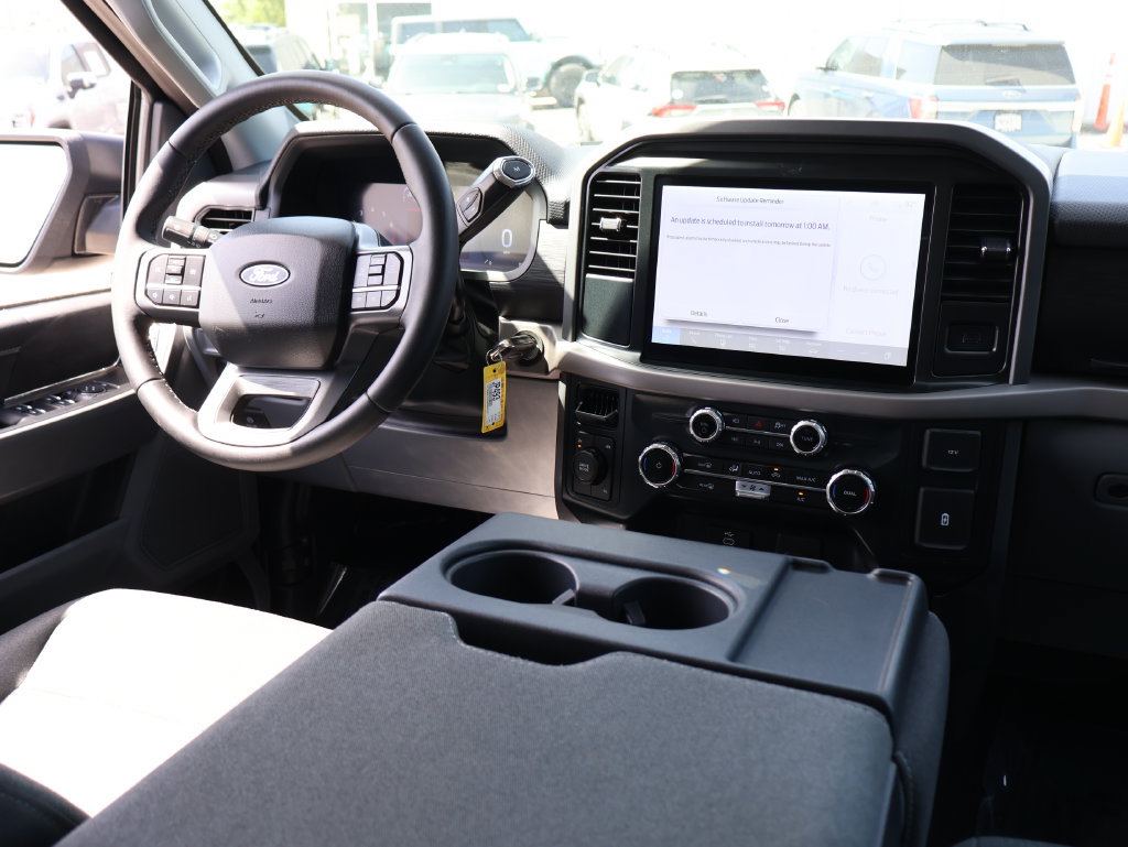 Used 2025 Ford F150 XLT AWD/4WD image 13