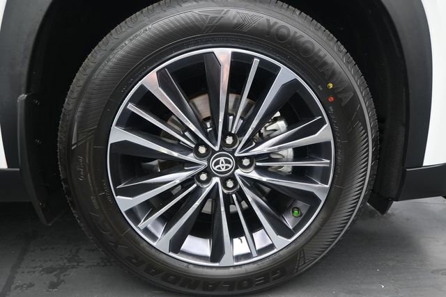 Used 2024 Toyota Grand Highlander AWD Hybrid image 20