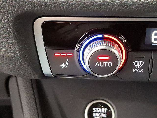 Certified 2025 Audi Q3 2.0T Premium w/ Convenience Package AWD/4WD image 18