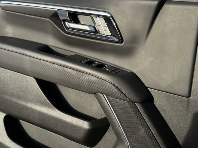 Certified 2025 Chevrolet Suburban RST image 25