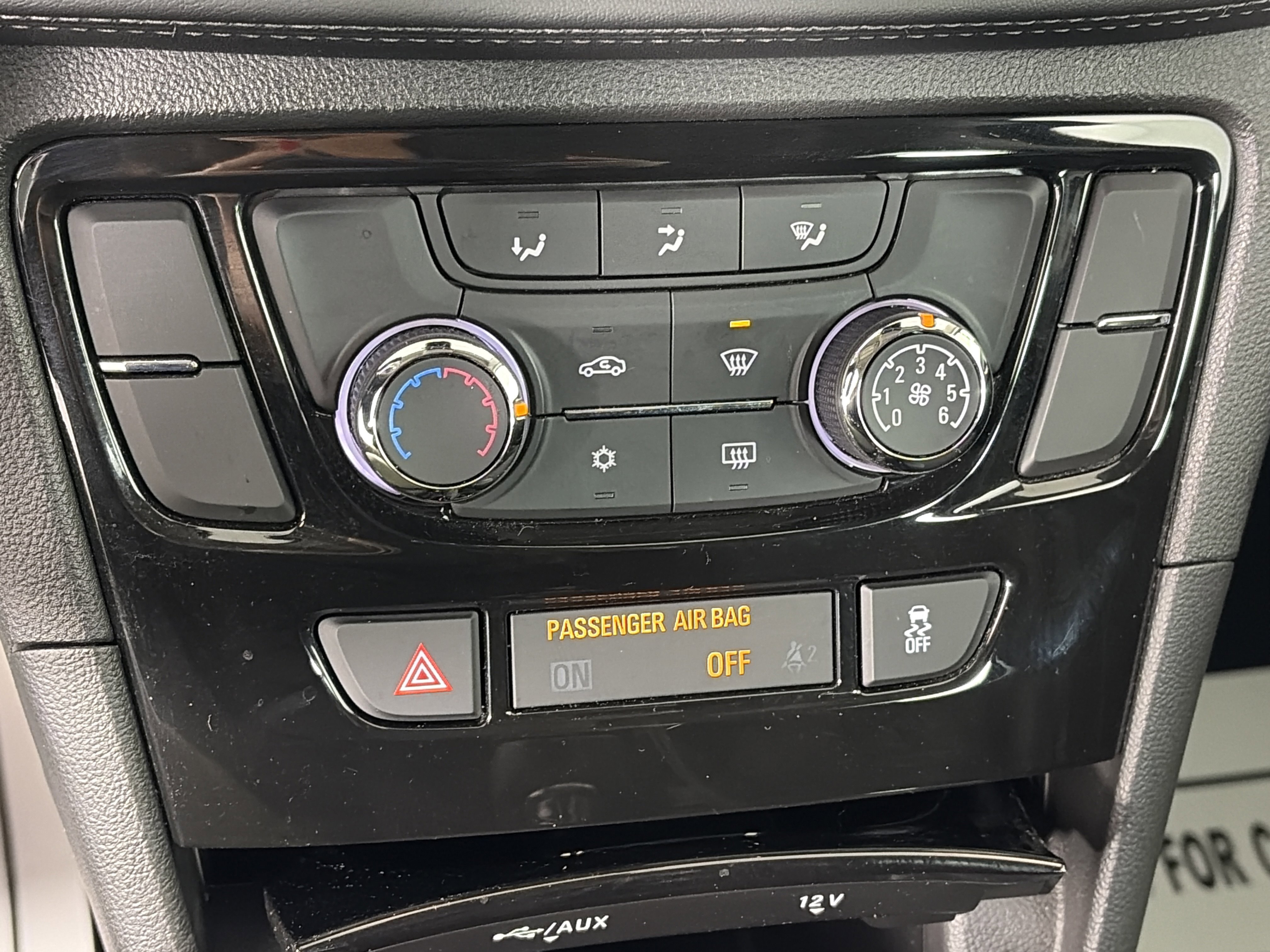 Used 2020 Buick Encore Preferred w/ Safety Package image 21