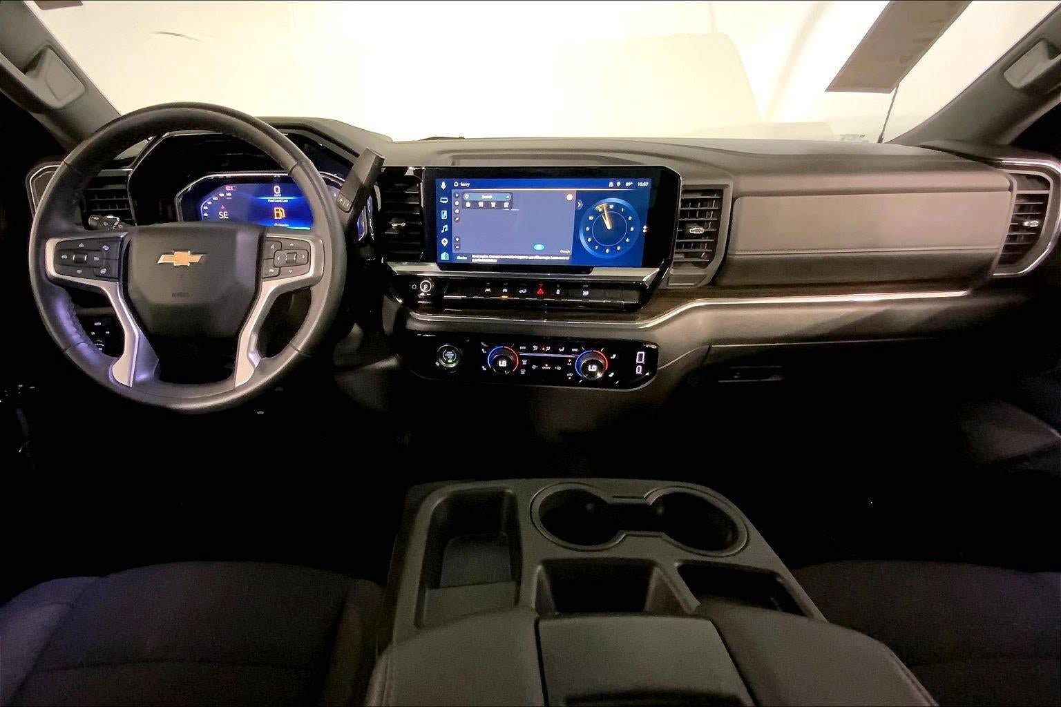 Used 2024 Chevrolet Silverado 1500 LT AWD/4WD image 15