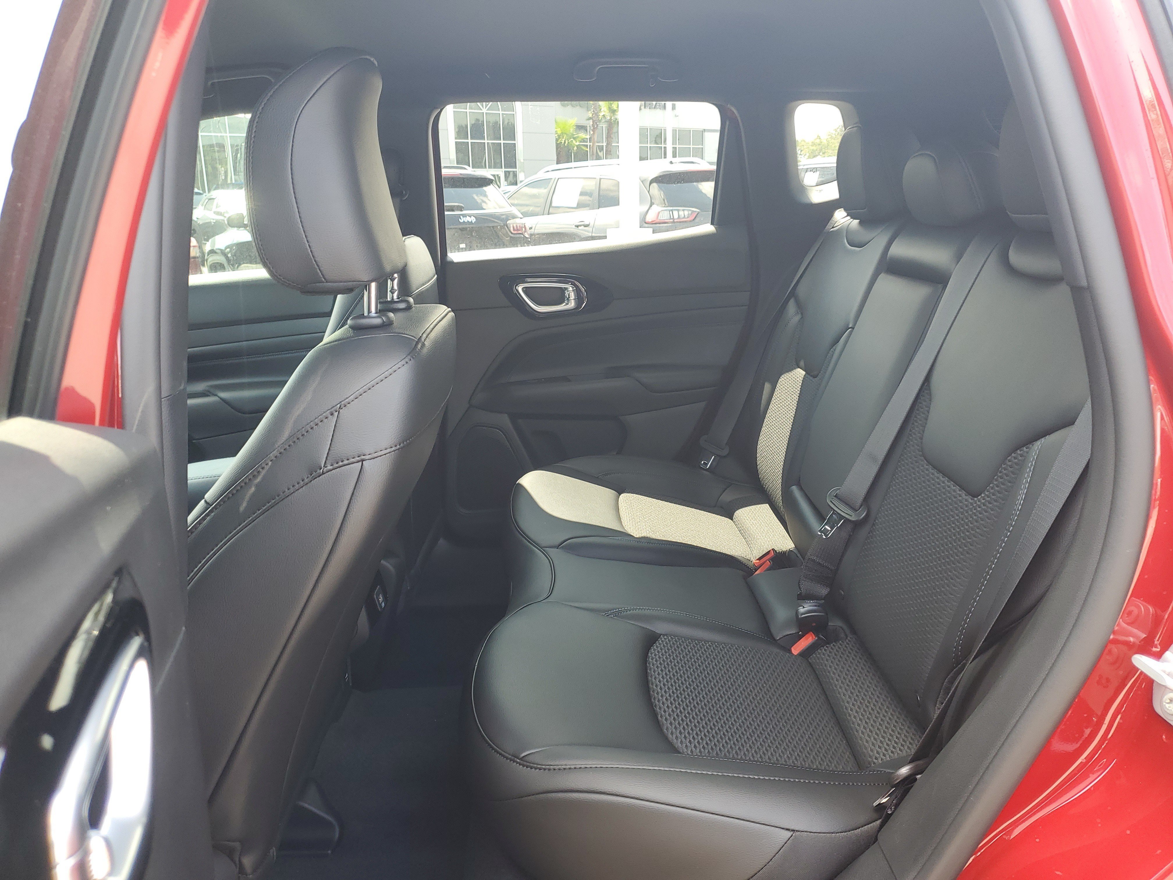 New 2026 Jeep Compass Latitude AWD/4WD image 9