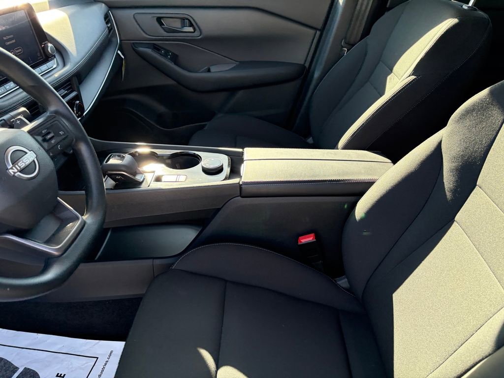 Certified 2025 Nissan Rogue S image 9