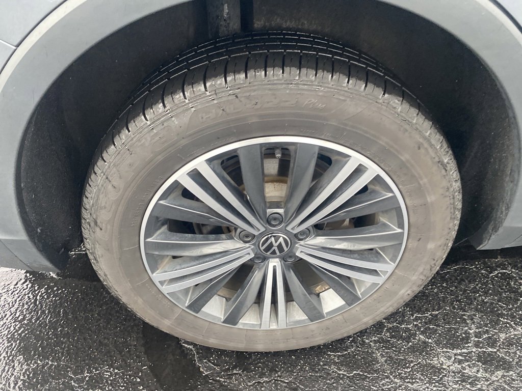 Used 2024 Volkswagen Tiguan Wolfsburg Edition image 30