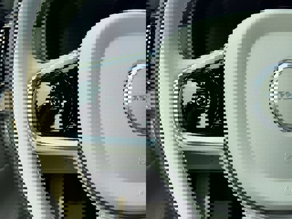 New 2026 Volvo XC90 T8 Ultra w/ Protection Package Premier image 14