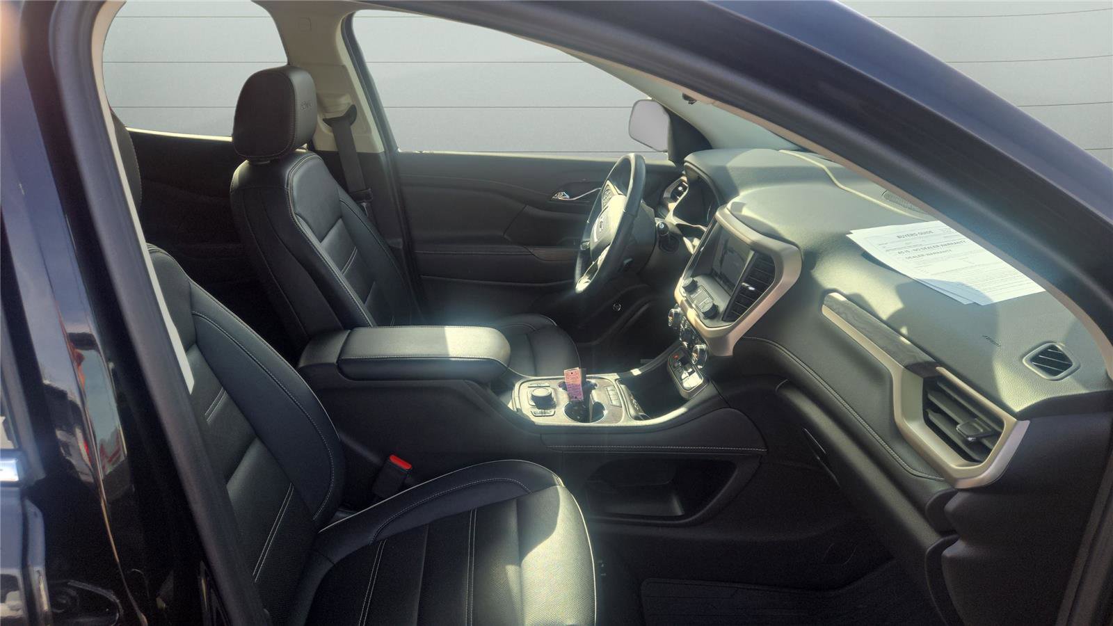 Used 2023 GMC Acadia Denali w/ Denali Ultimate Package image 25