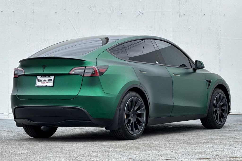 Used 2025 Tesla Model Y Long Range RWD image 3