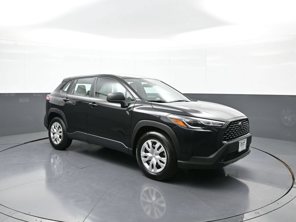 Certified 2022 Toyota Corolla Cross L AWD/4WD image 4
