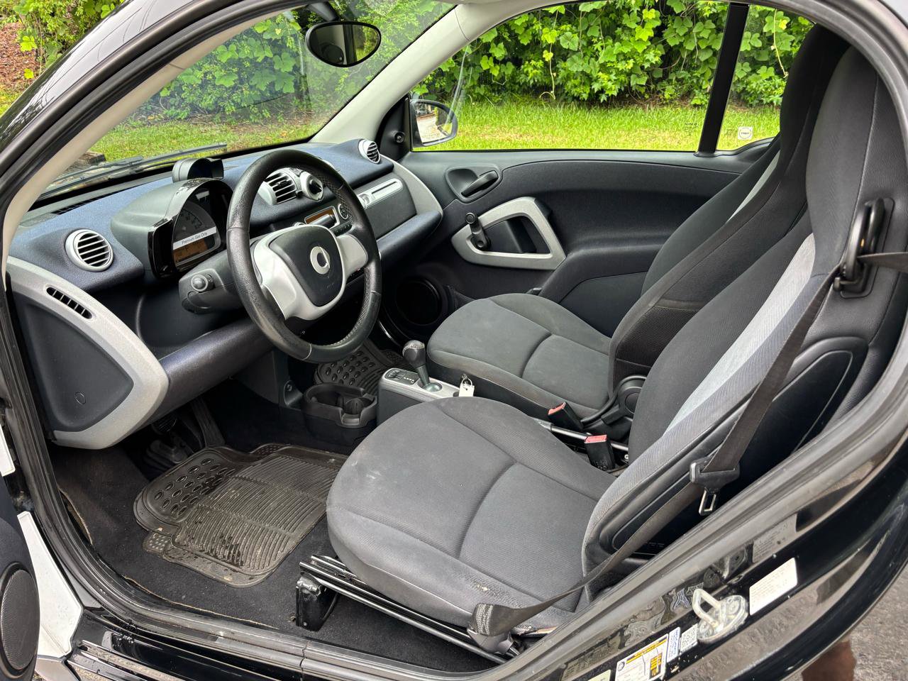 Used 2015 smart fortwo pure image 8