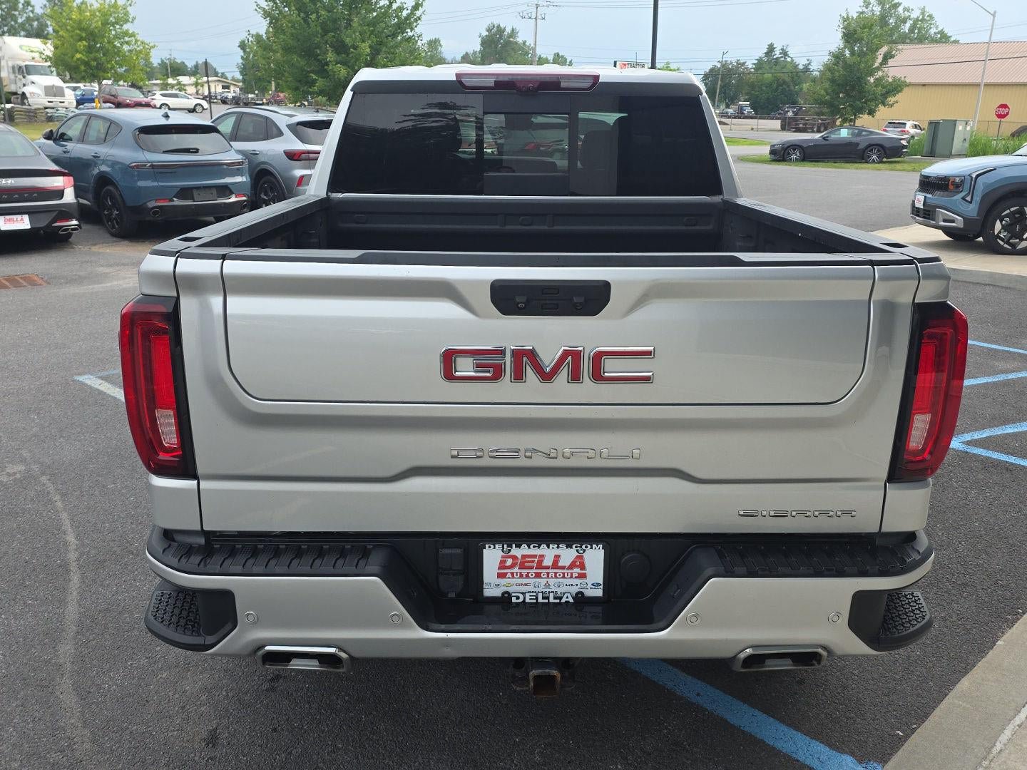 Used 2022 GMC Sierra 1500 Denali w/ Technology Package AWD/4WD image 10