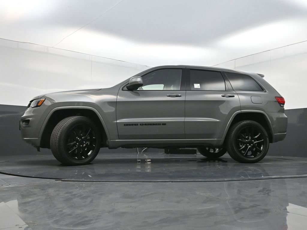 Used 2022 Jeep Grand Cherokee Laredo X RWD image 27