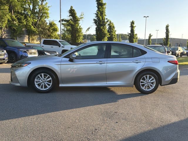 Used 2025 Toyota Camry LE FWD image 11
